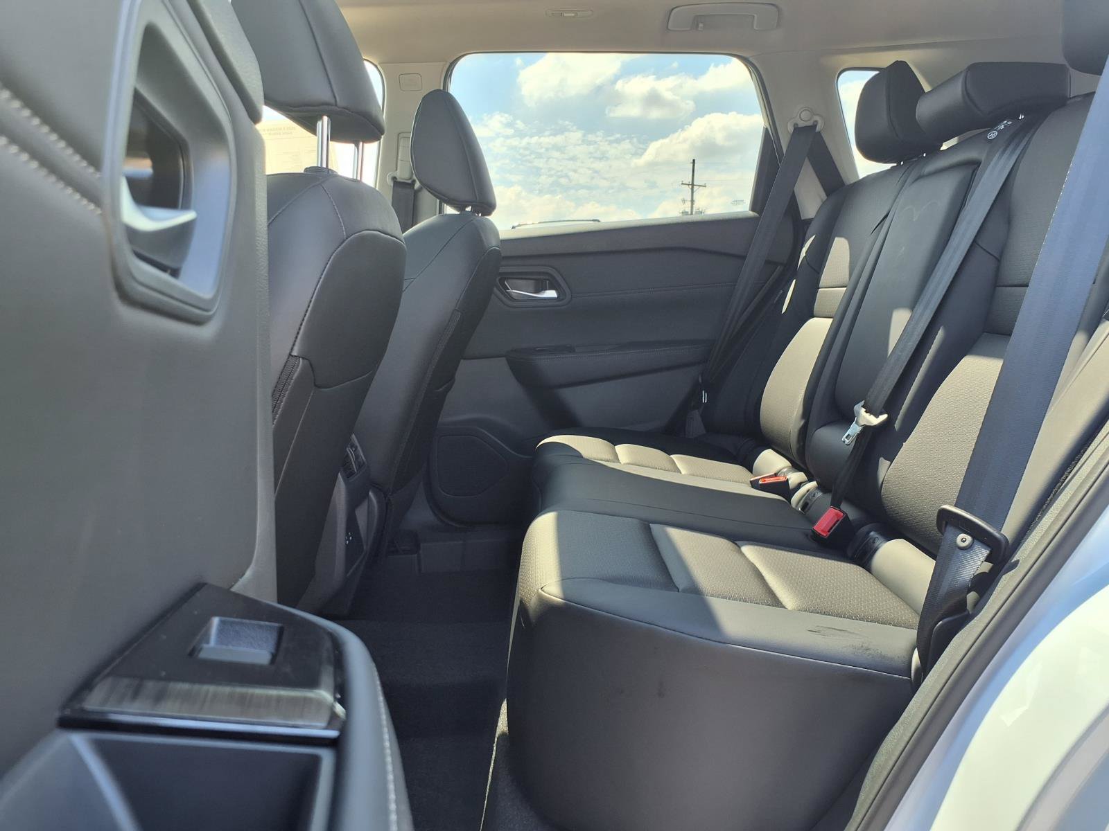 New 2026 Nissan Rogue Dark Armor FWD image 16