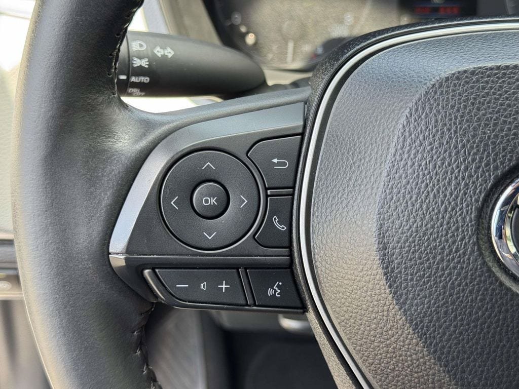 Used 2024 Toyota Corolla SE FWD image 11