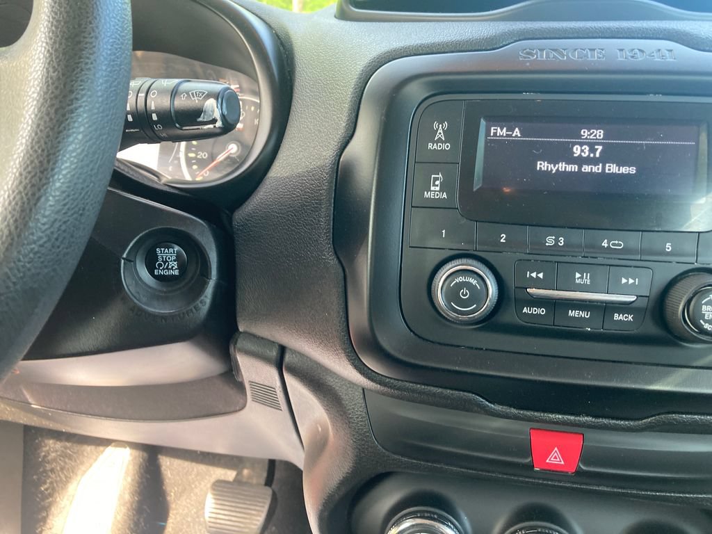 Used 2017 Jeep Renegade Sport w/ Power & Air Group FWD image 21