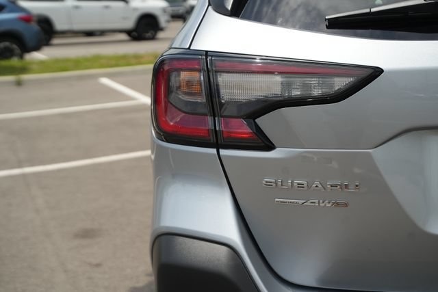 Used 2025 Subaru Outback Limited AWD/4WD image 36