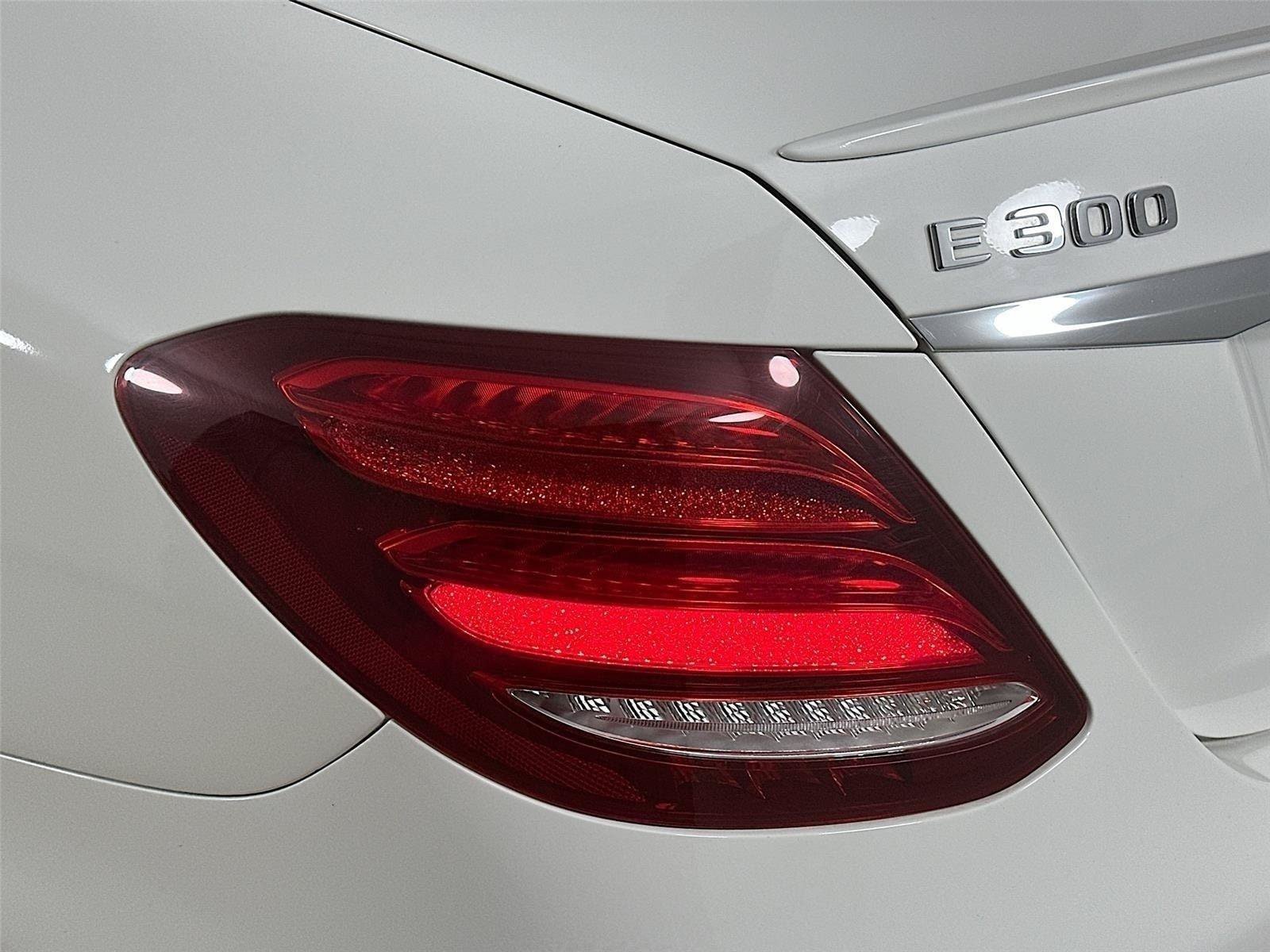 Certified 2019 Mercedes-Benz E 300 4MATIC image 9