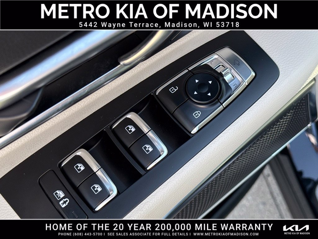 Used 2024 Kia Telluride SX Prestige w/ Towing Package AWD/4WD image 11