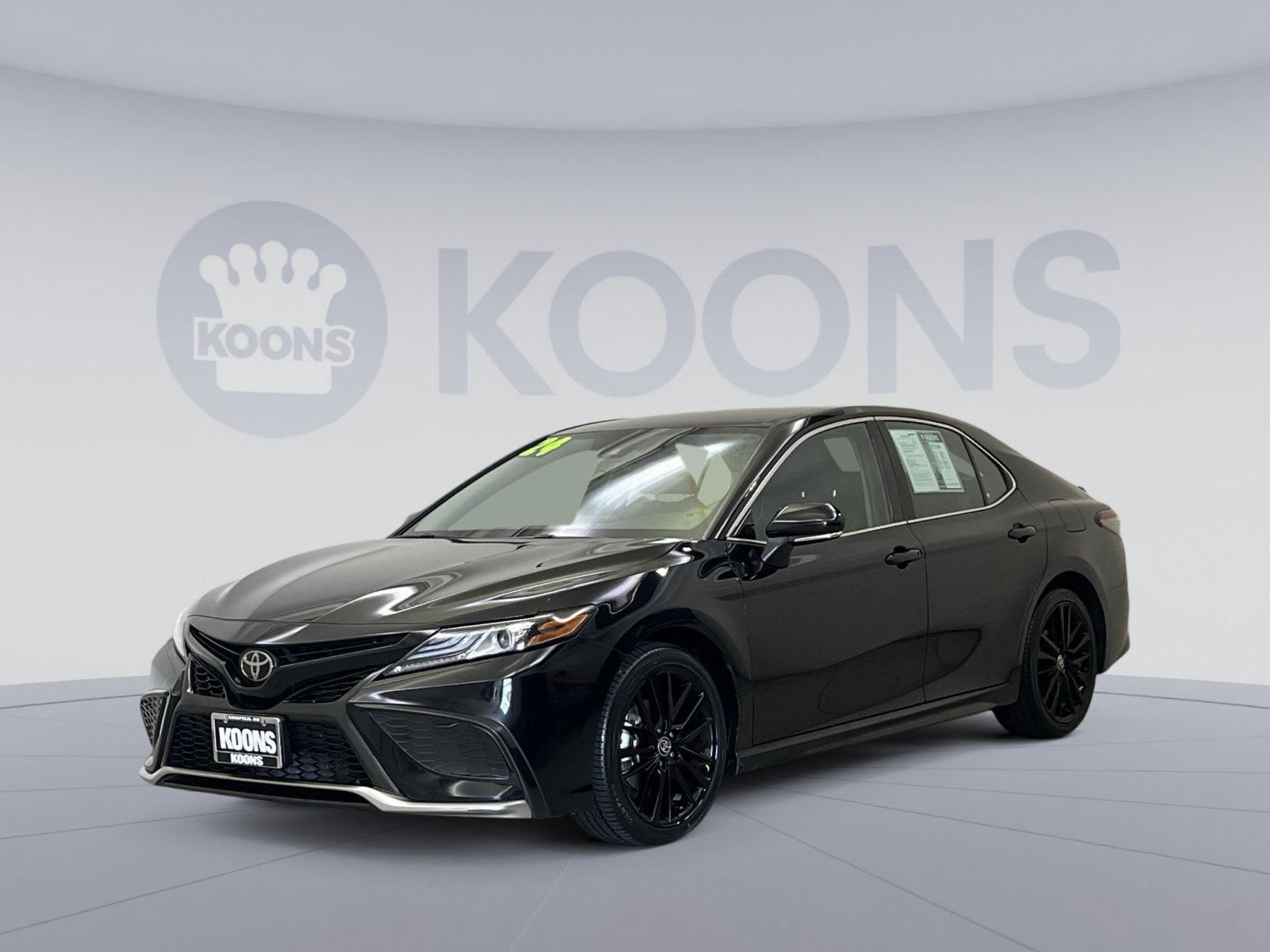 Used 2024 Toyota Camry XSE FWD image 4