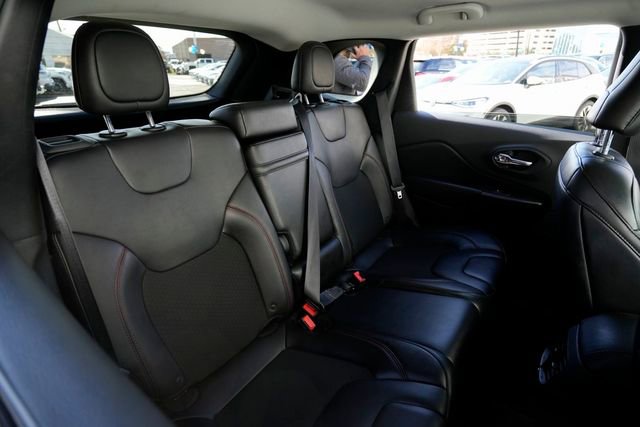 Used 2019 Jeep Cherokee Trailhawk w/ Cold Weather Group image 26