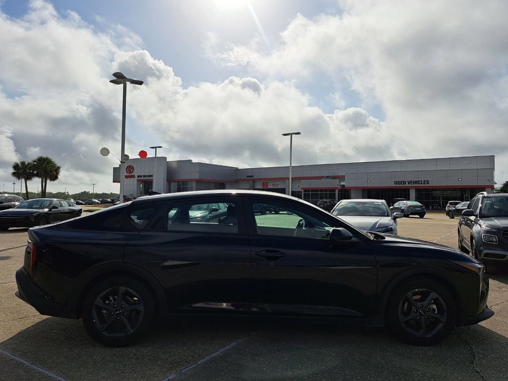 Used 2025 Kia K4 LXS image 4
