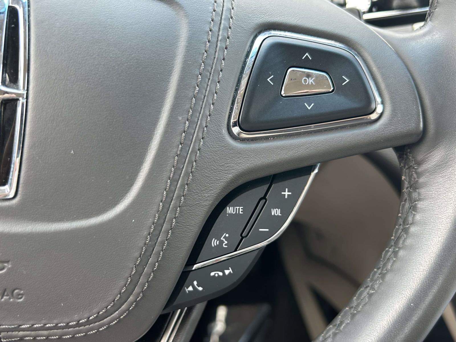 Used 2018 Lincoln MKZ Select w/ Select Plus Package FWD image 25