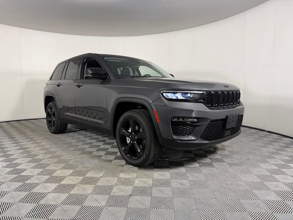 Certified 2023 Jeep Grand Cherokee Limited w/ Black Appearance Package AWD/4WD image 4