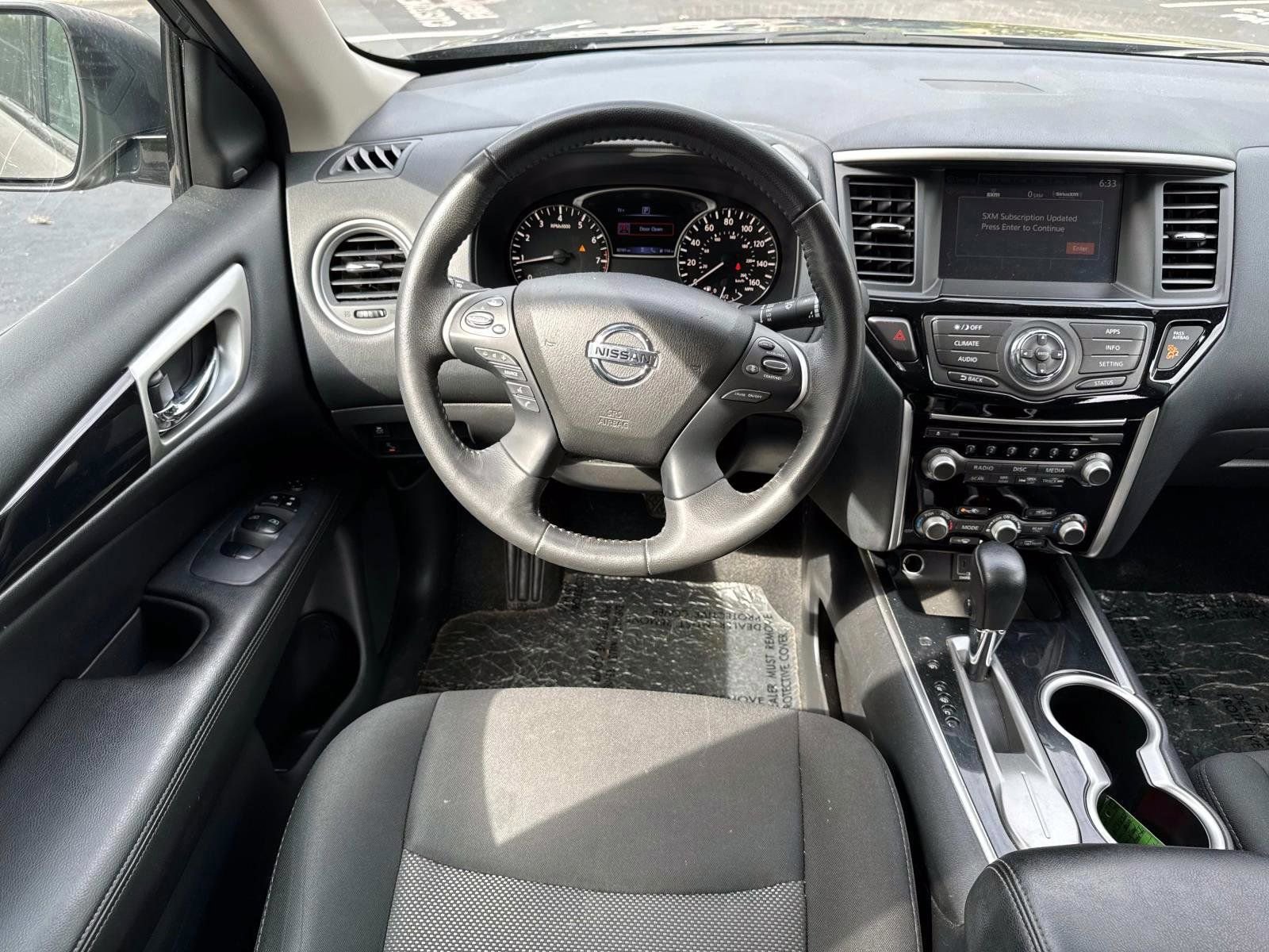 Used 2020 Nissan Pathfinder SV image 21