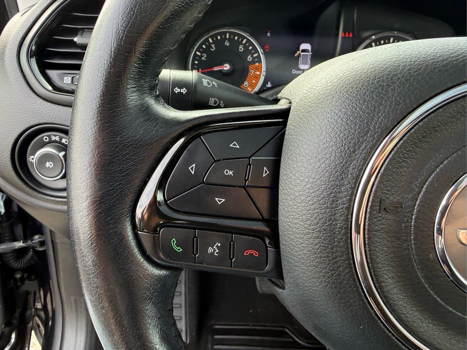 Used 2019 Jeep Renegade Altitude w/ UConnect 8.4 Nav Group AWD/4WD image 30
