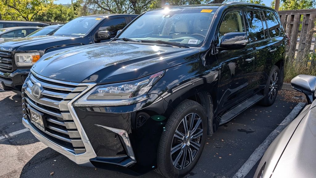 Used 2017 Lexus LX 570 4WD w/ Luxury Package image 6