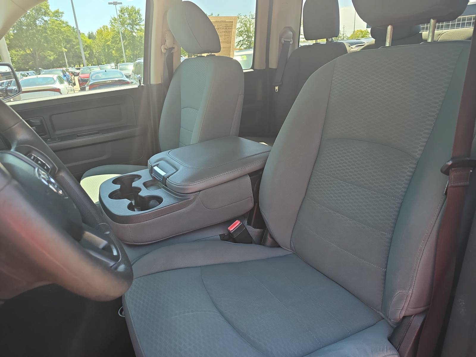 Used 2017 RAM 1500 Express RWD image 14