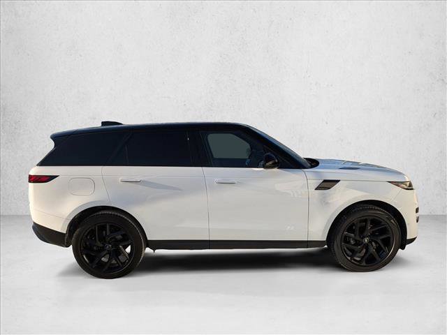 Used 2024 Land Rover Range Rover Sport SE image 4