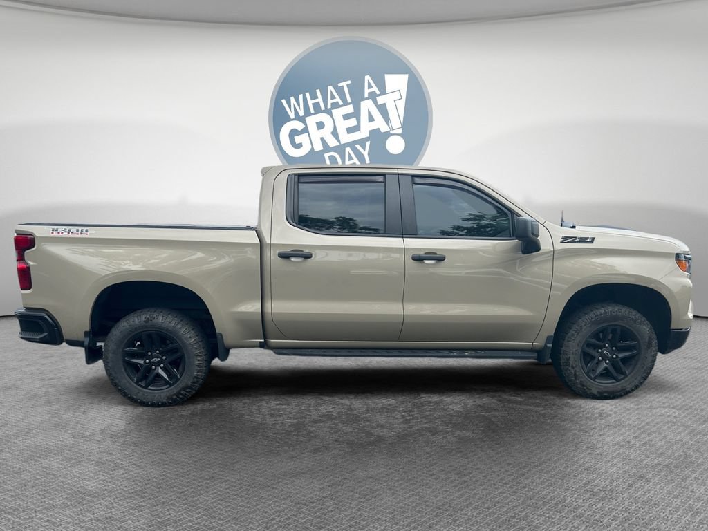 Used 2022 Chevrolet Silverado 1500 Custom Trail Boss w/ LPO, Dark Essentials Package AWD/4WD image 2