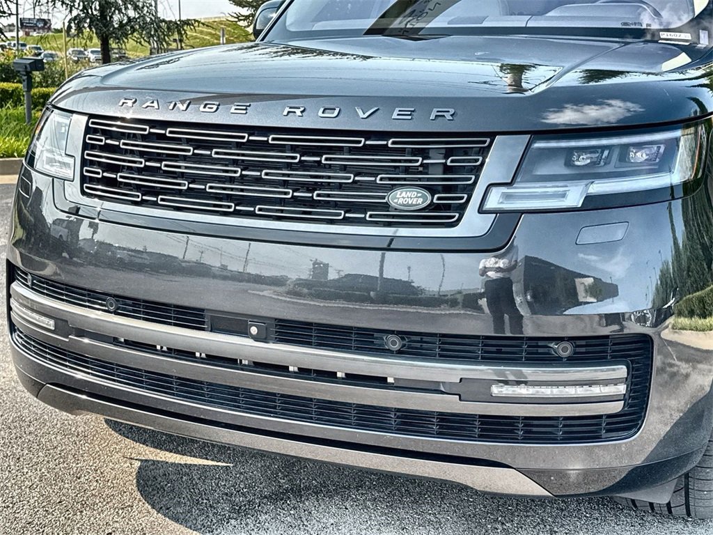 Certified 2023 Land Rover Range Rover SE image 9