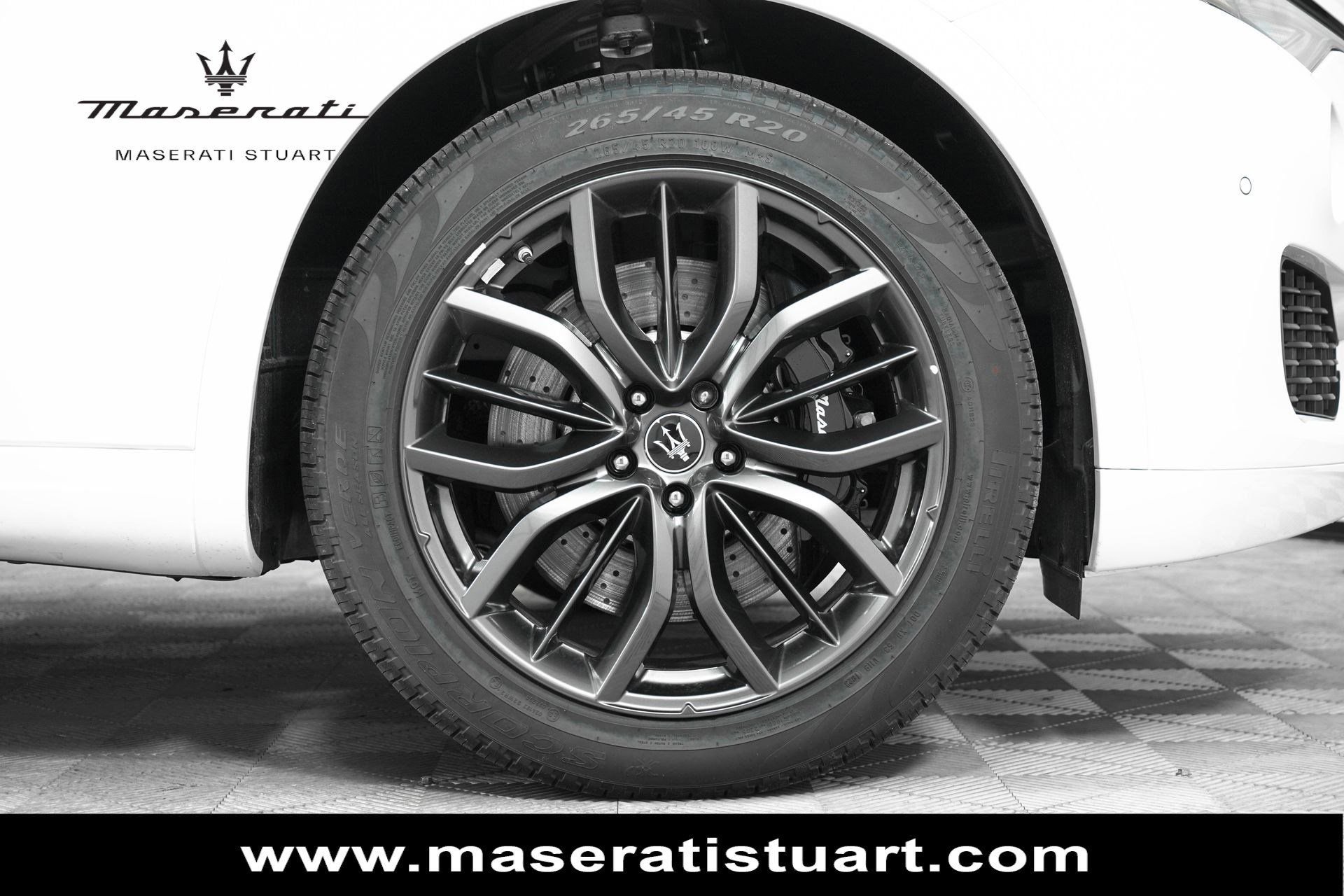 New 2024 Maserati Levante GT Ultima AWD/4WD image 9