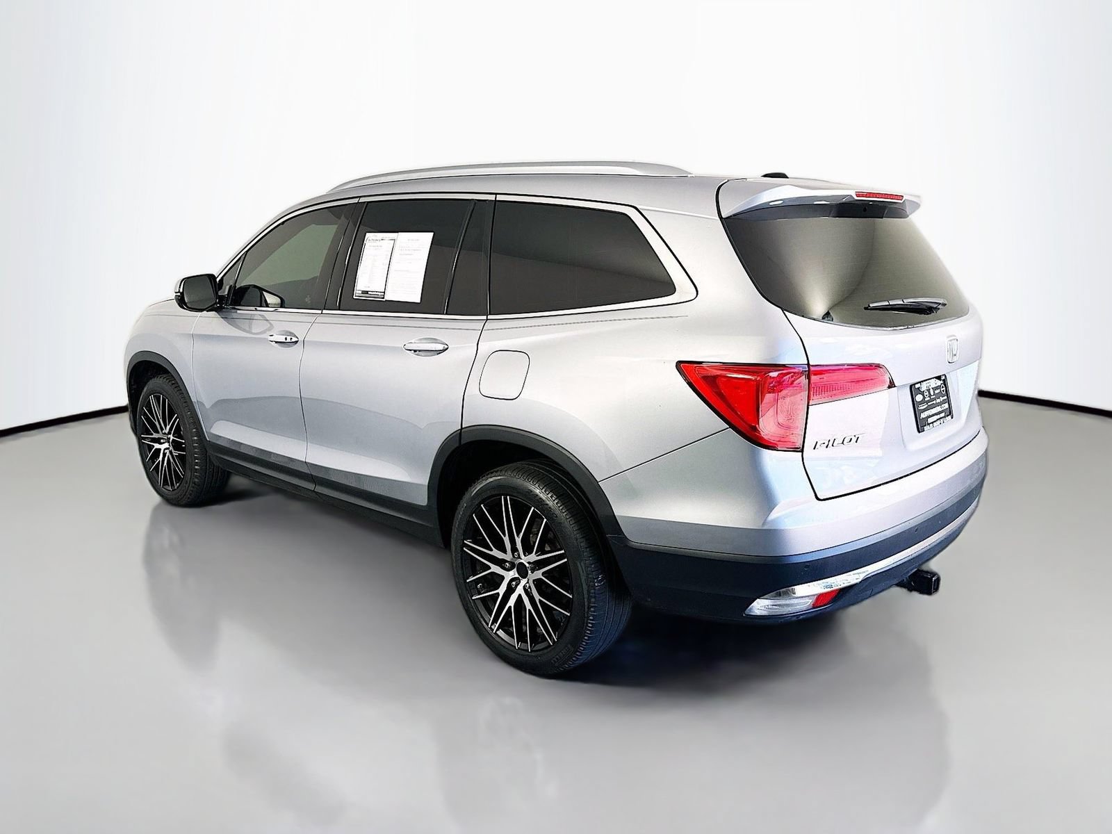 Used 2016 Honda Pilot Elite image 5