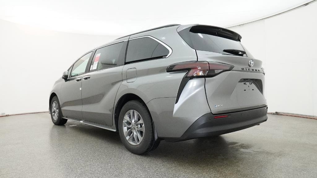 New 2026 Toyota Sienna XLE FWD image 8