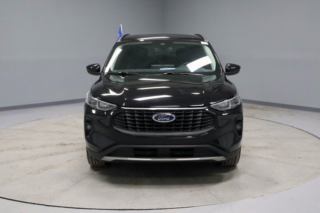 Used 2025 Ford Escape Platinum image 6