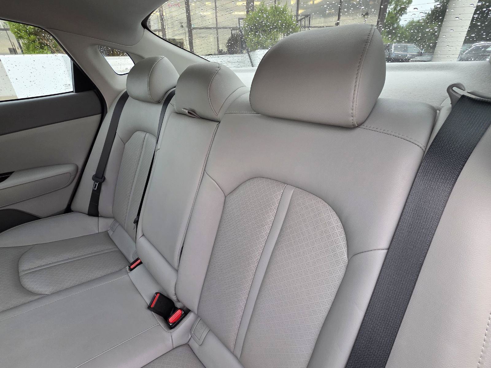 Used 2017 Kia Optima EX w/ Premium Package FWD image 33