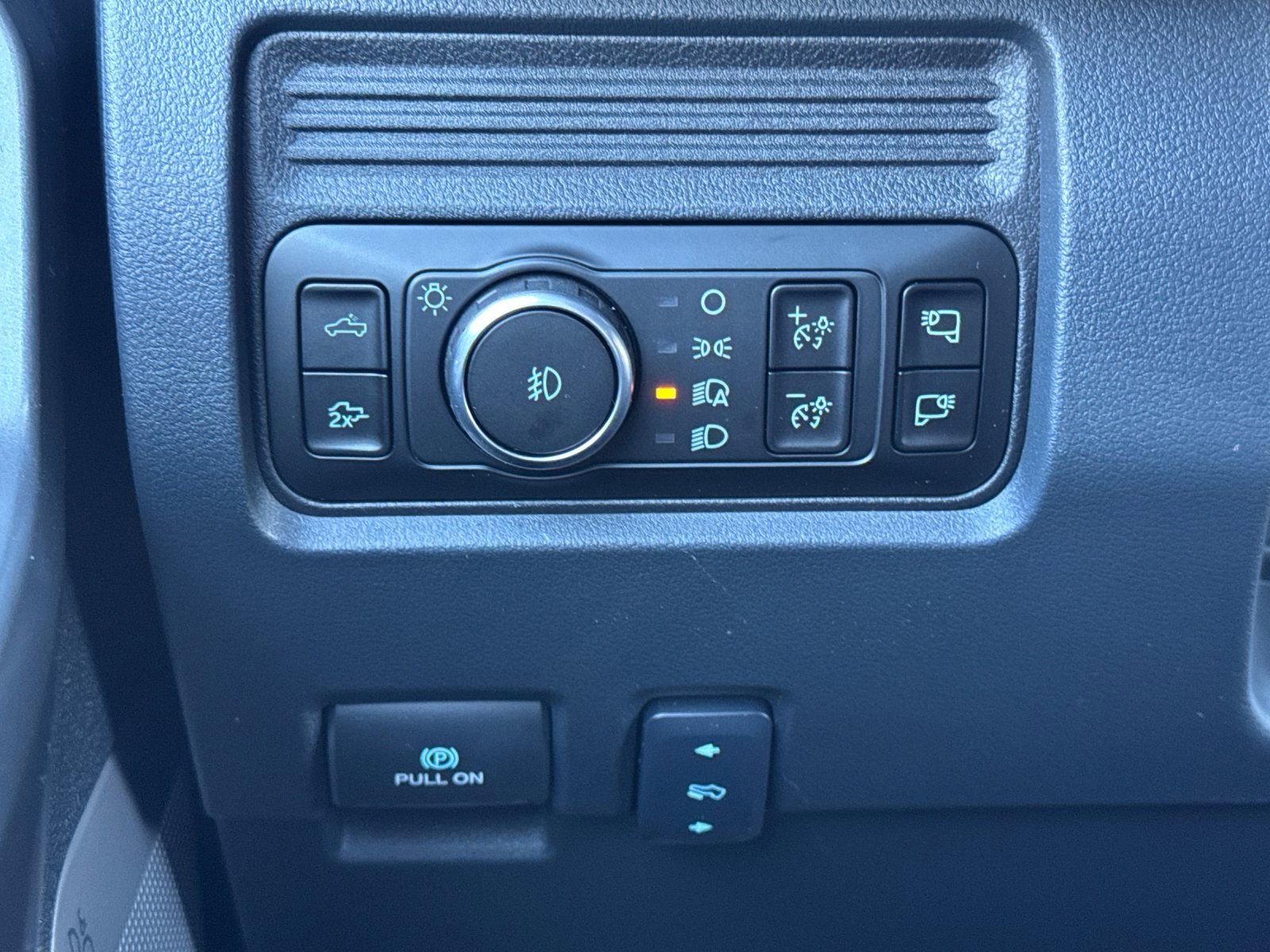 New 2026 Ford F350 Lariat w/ FX4 Off-Road Package image 30