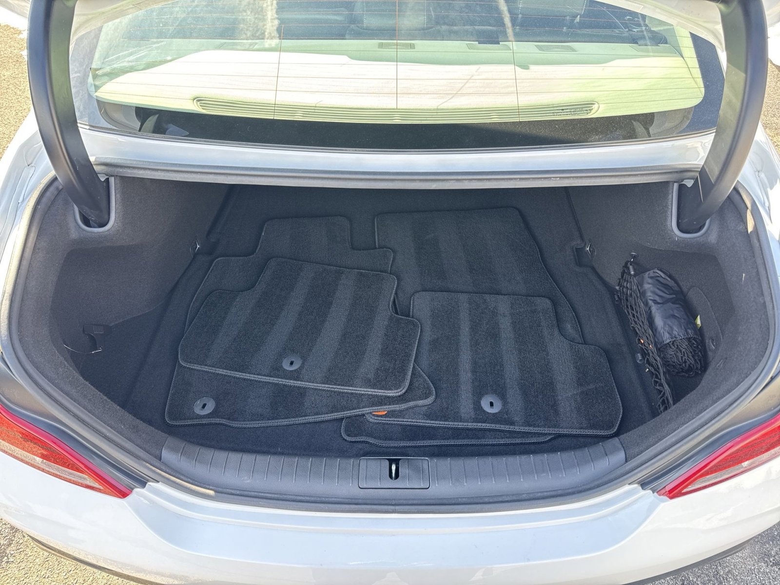 Used 2021 Genesis G70 2.0T image 24