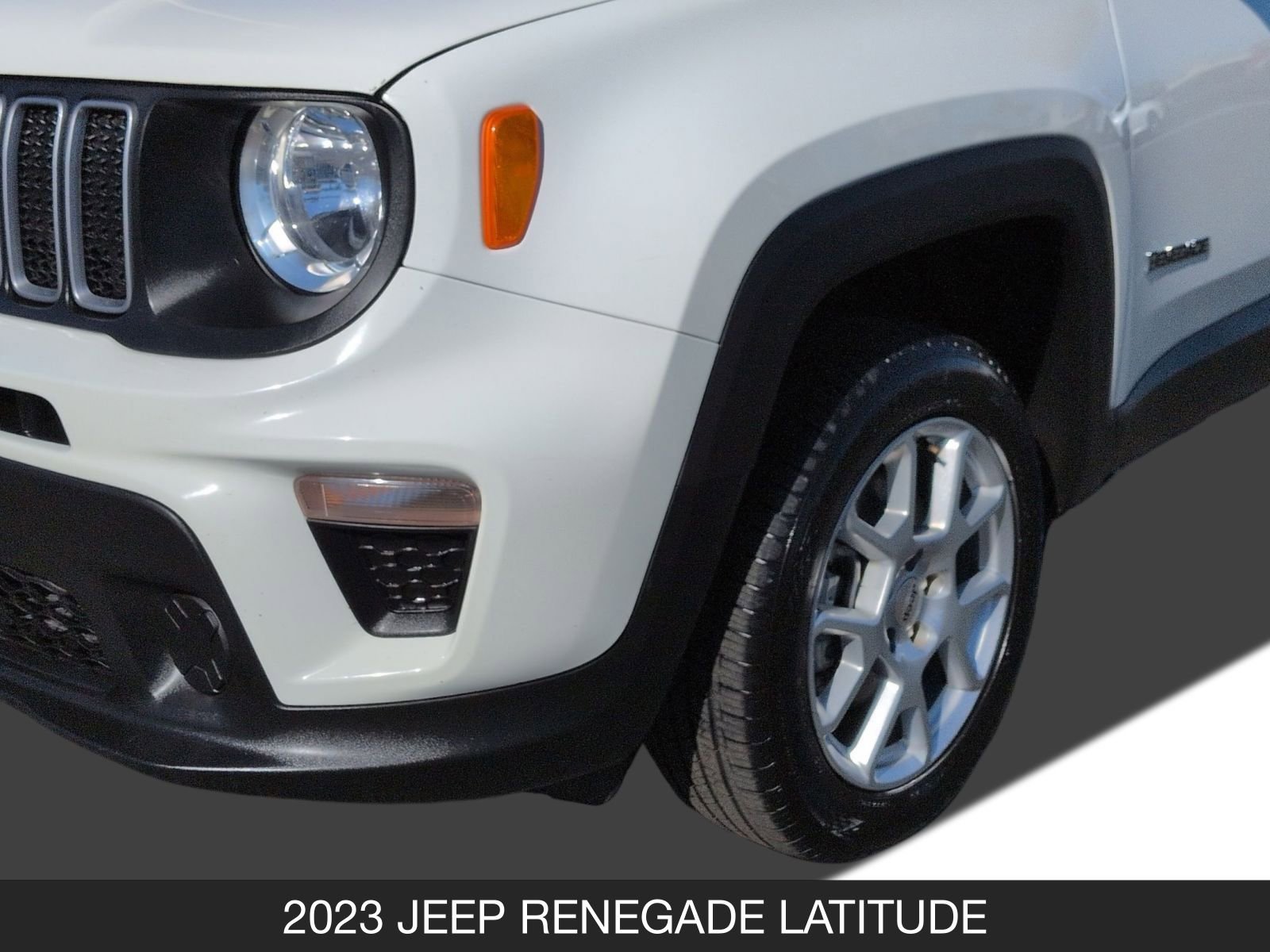 Used 2023 Jeep Renegade Latitude image 10