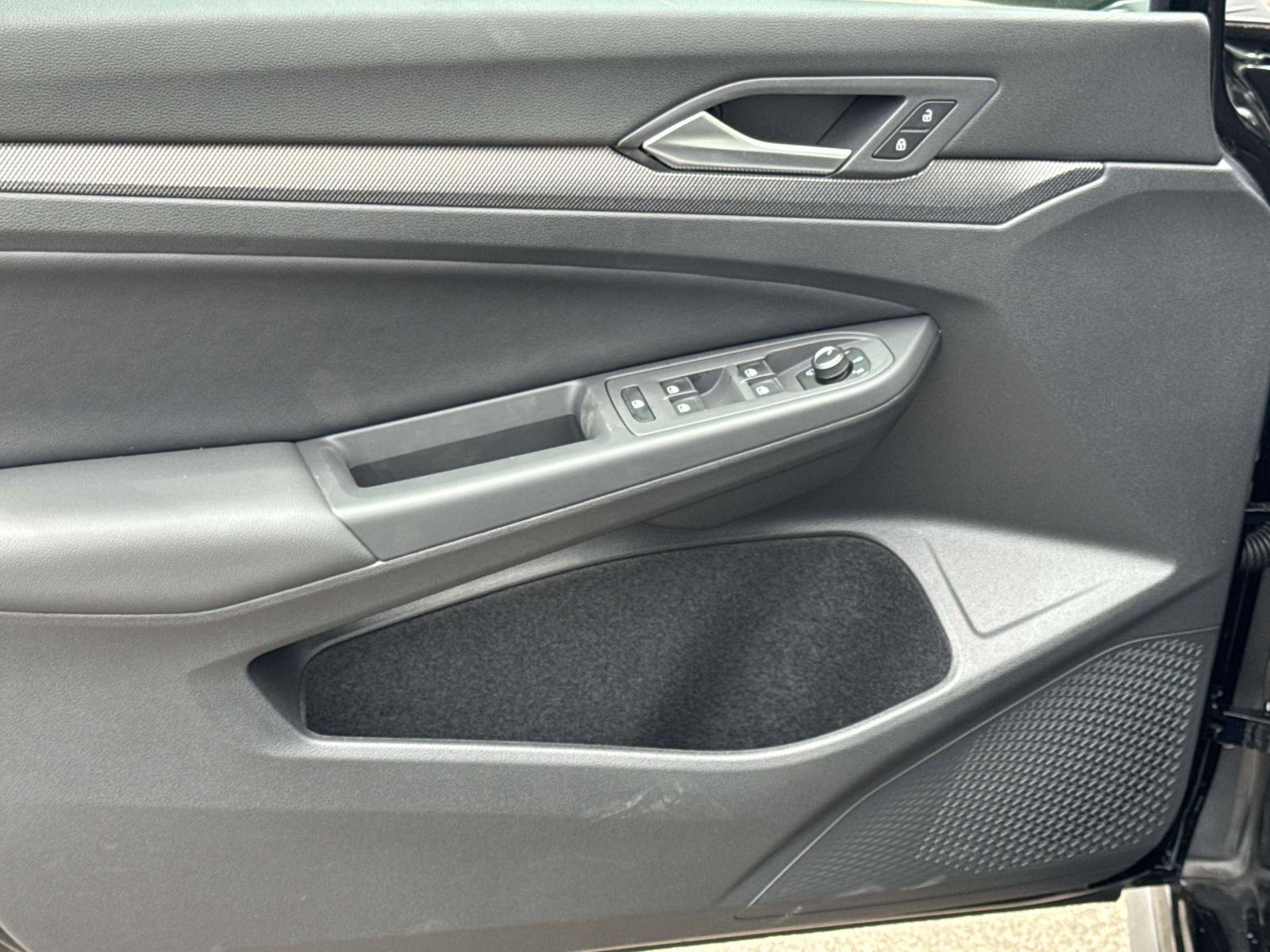 New 2025 Volkswagen GTI SE image 24