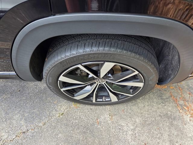 Used 2024 Volkswagen Atlas SEL Premium R-Line image 8