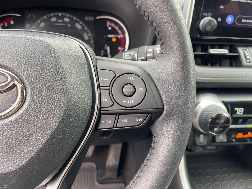 Used 2023 Toyota RAV4 XLE Premium image 12