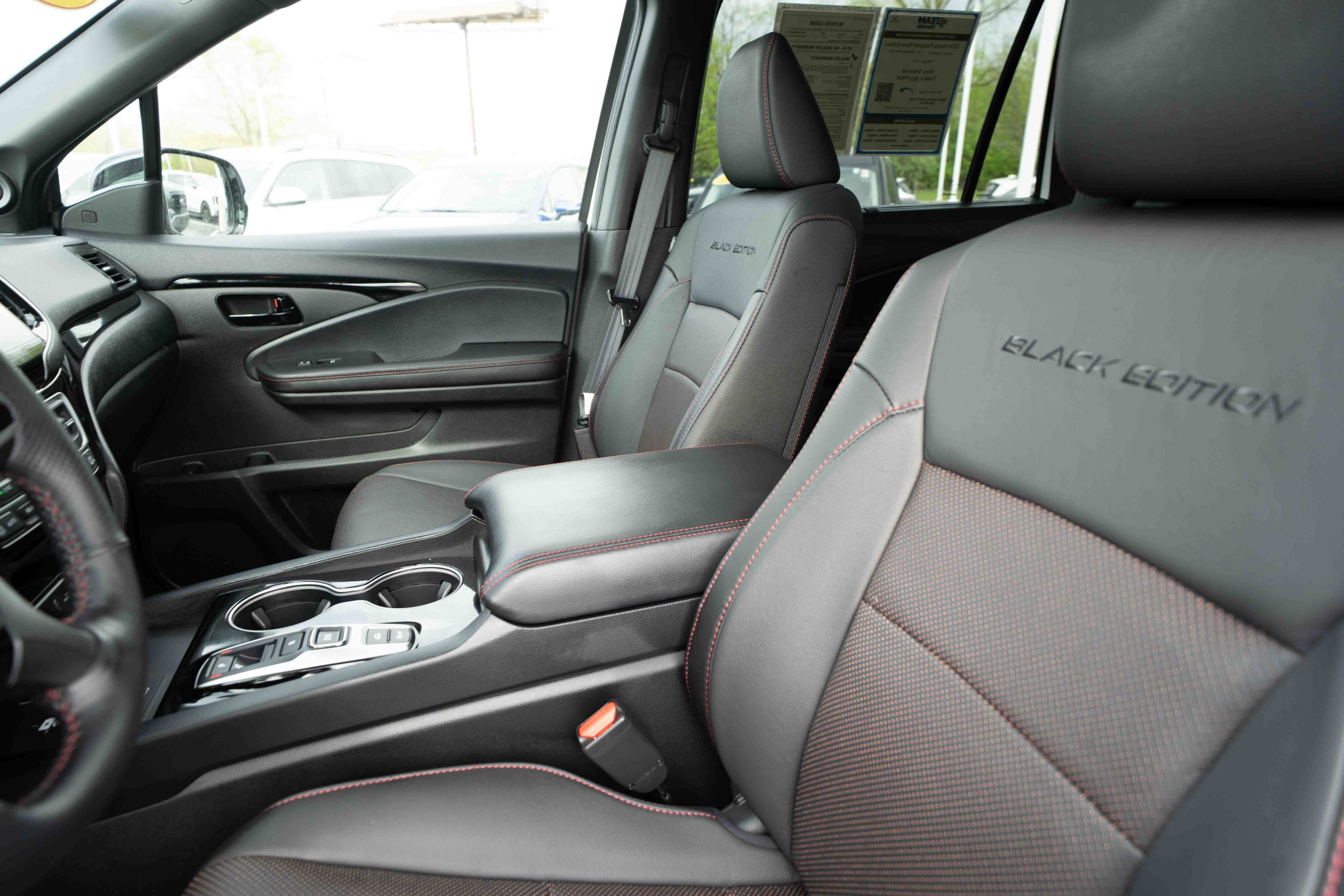 Used 2024 Honda Passport Black Edition image 10