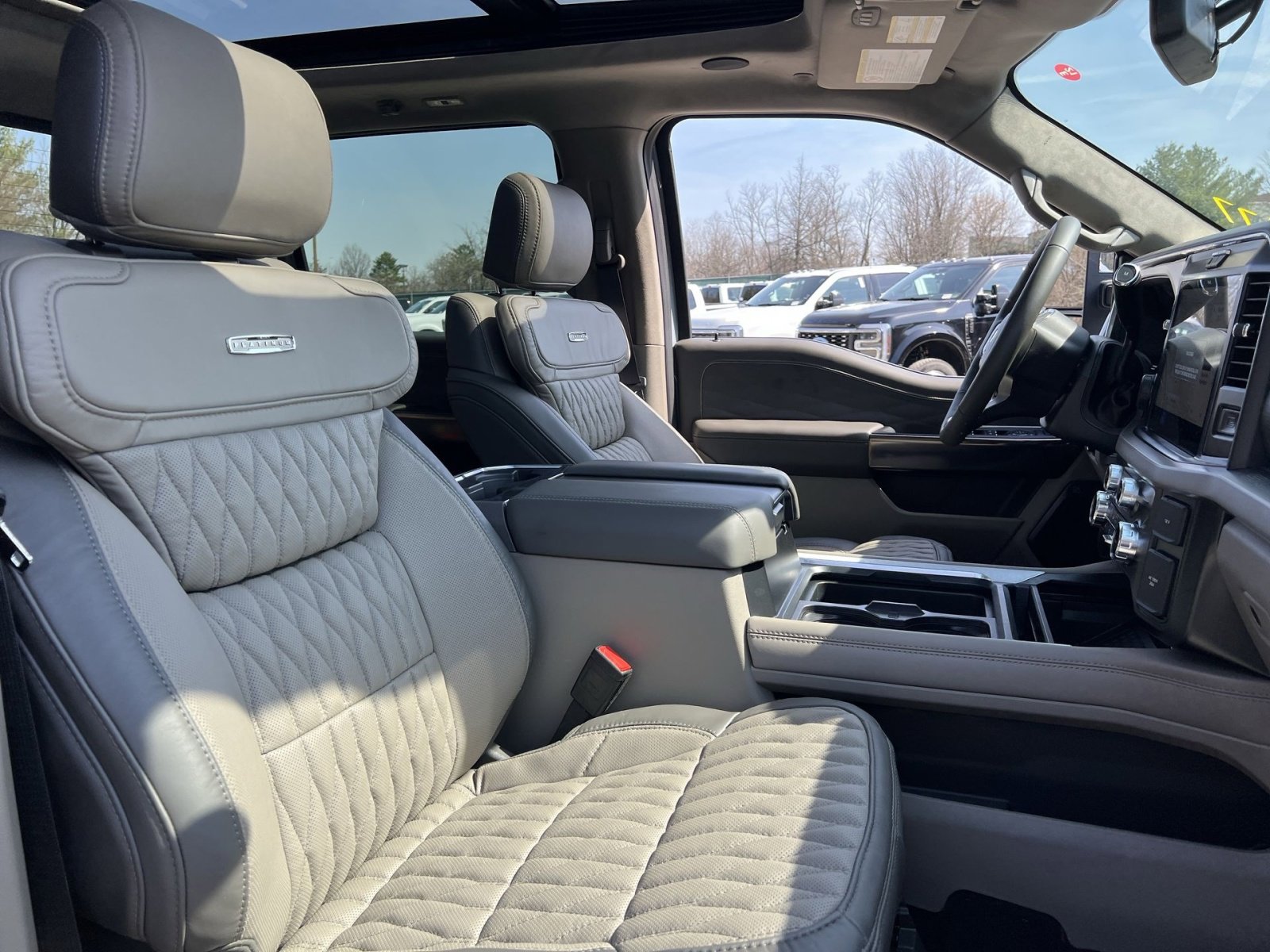 New 2026 Ford F450 Platinum w/ Platinum Plus Package image 27