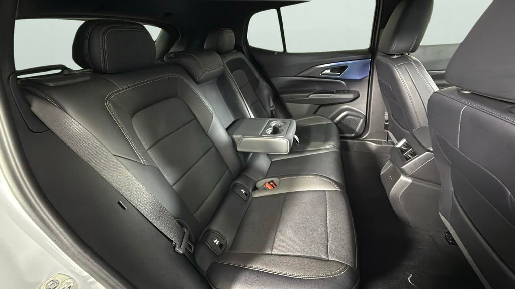 Used 2025 Chevrolet Equinox EV LT w/ Convenience Package image 29