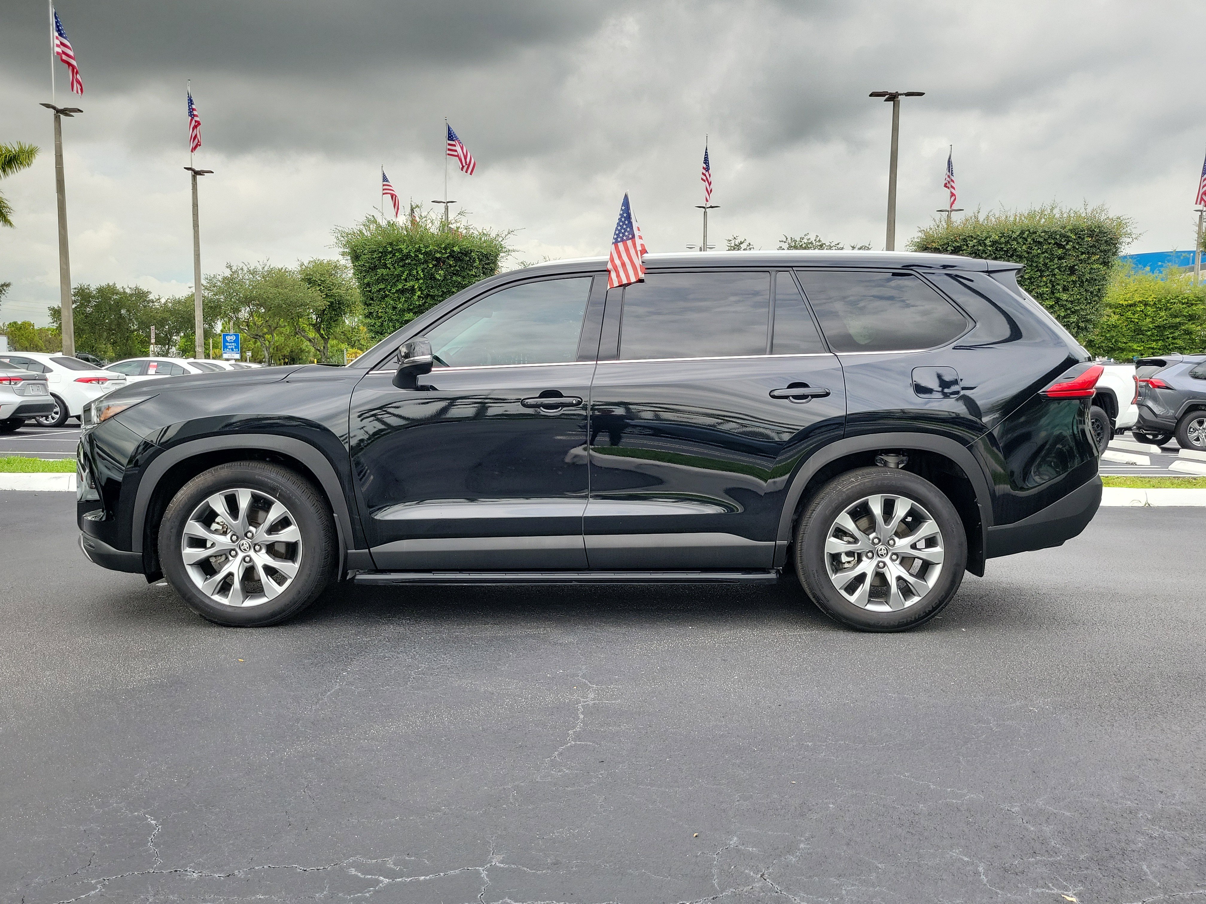 Used 2024 Toyota Grand Highlander XLE image 7
