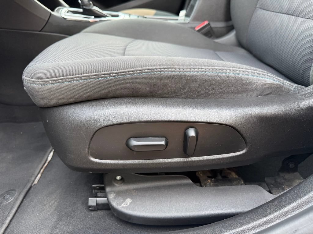 Used 2017 Chevrolet Cruze LT w/ Convenience Package FWD image 14