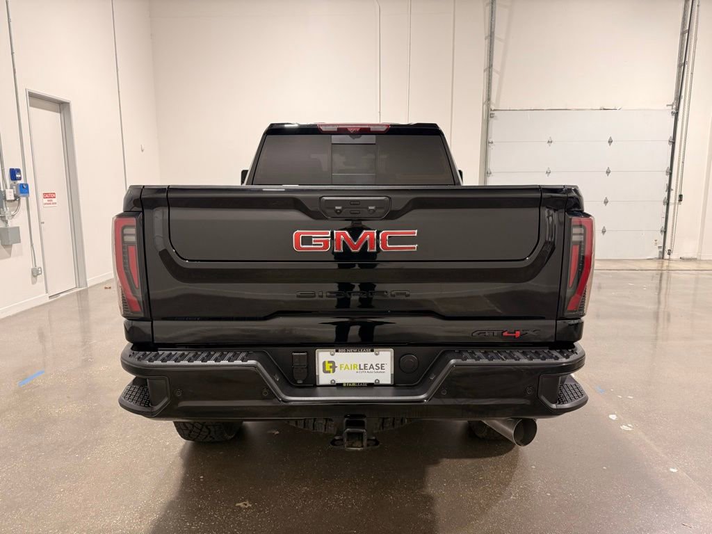 Used 2025 GMC Sierra 2500 AT4X image 6