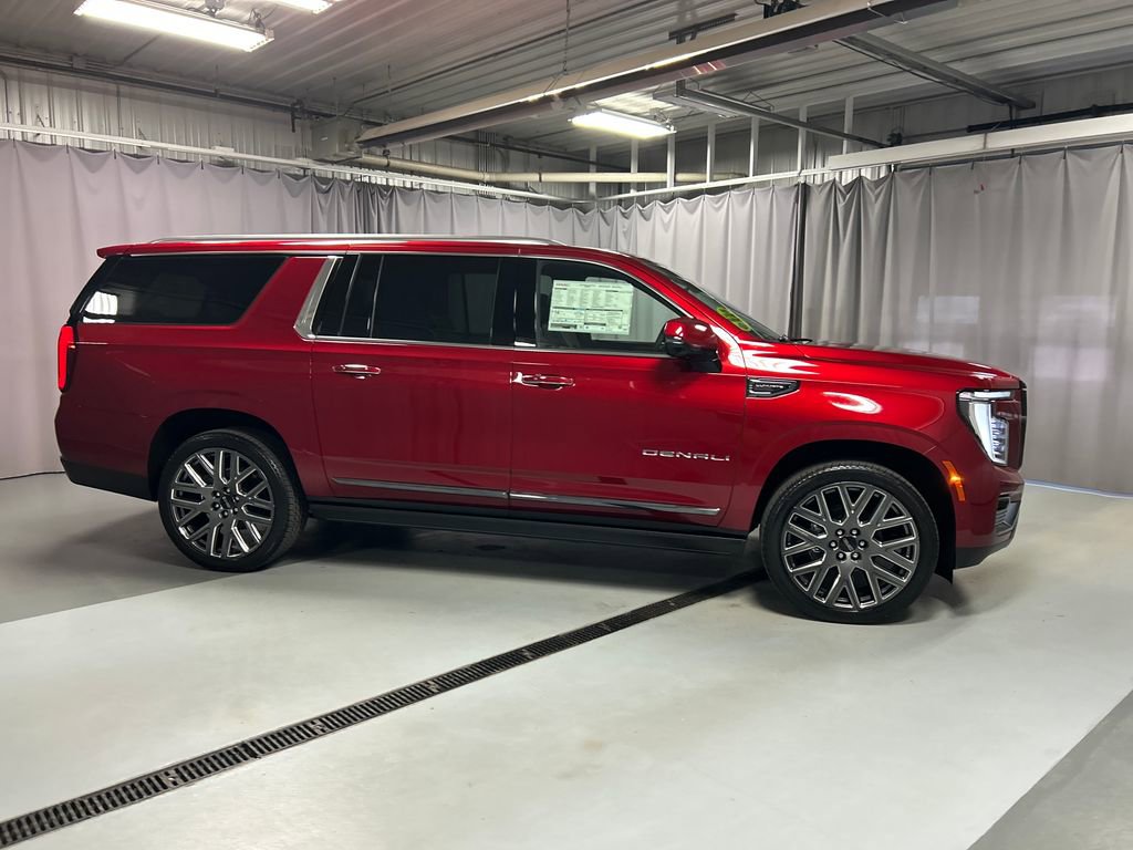 New 2026 GMC Yukon XL Denali Ultimate w/ LPO, Floor Liner Package AWD/4WD image 8