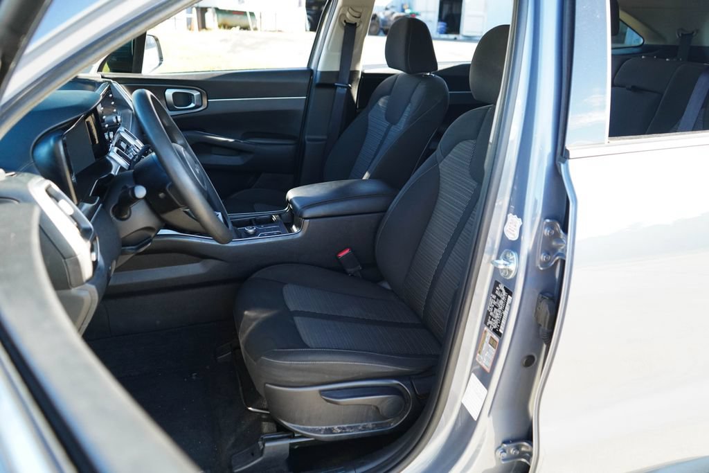 Used 2022 Kia Sorento LX FWD image 7