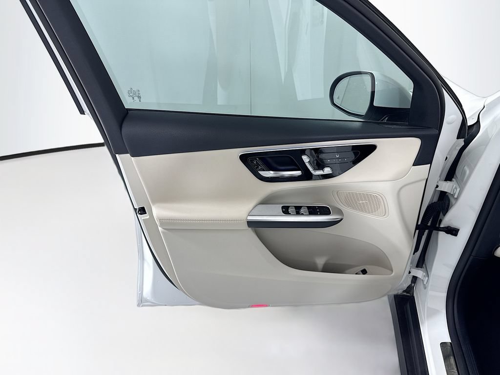 Certified 2025 Mercedes-Benz GLC 350e 4MATIC image 24