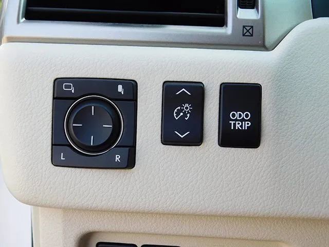 Used 2018 Lexus GX 460 Luxury w/ Sport Design Package image 28