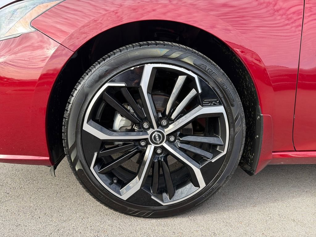 Used 2024 Nissan Altima 2.5 SR image 2