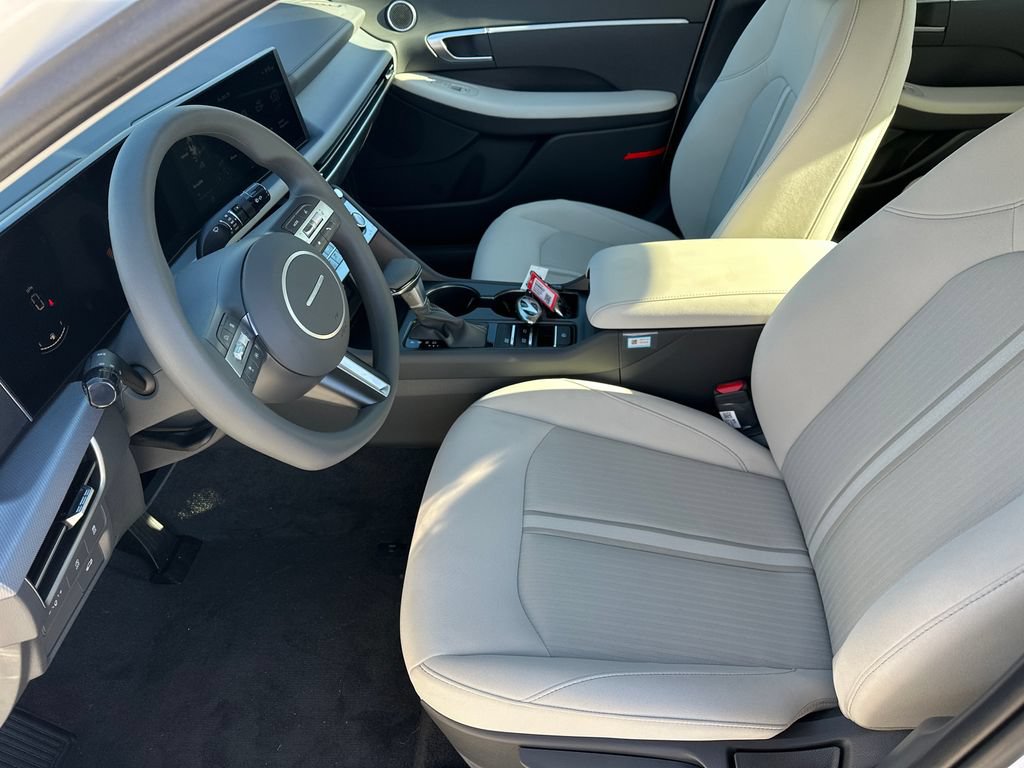 New 2025 Hyundai Sonata SE FWD image 10