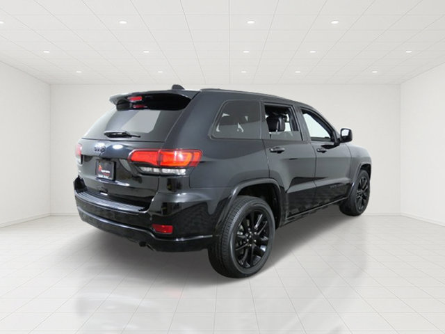 Used 2018 Jeep Grand Cherokee Altitude AWD/4WD image 6