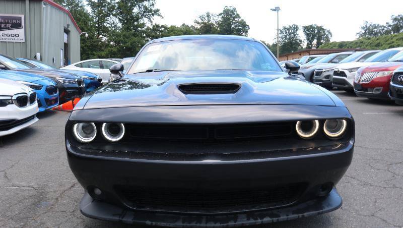 Used 2019 Dodge Challenger R/T w/ Blacktop Package RWD image 2