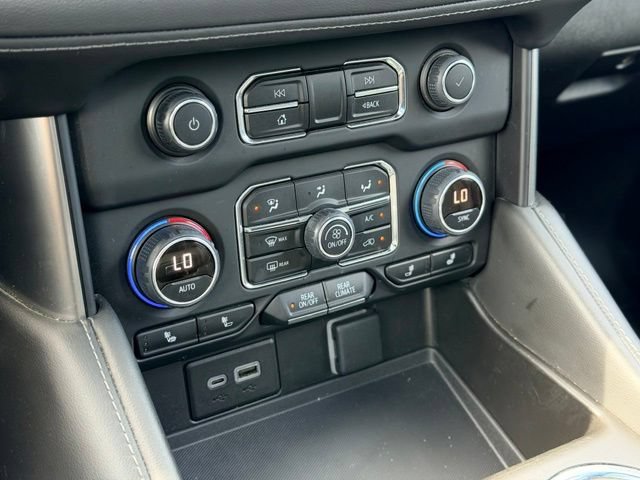 Used 2023 Chevrolet Suburban Z71 w/ Luxury Package AWD/4WD image 18