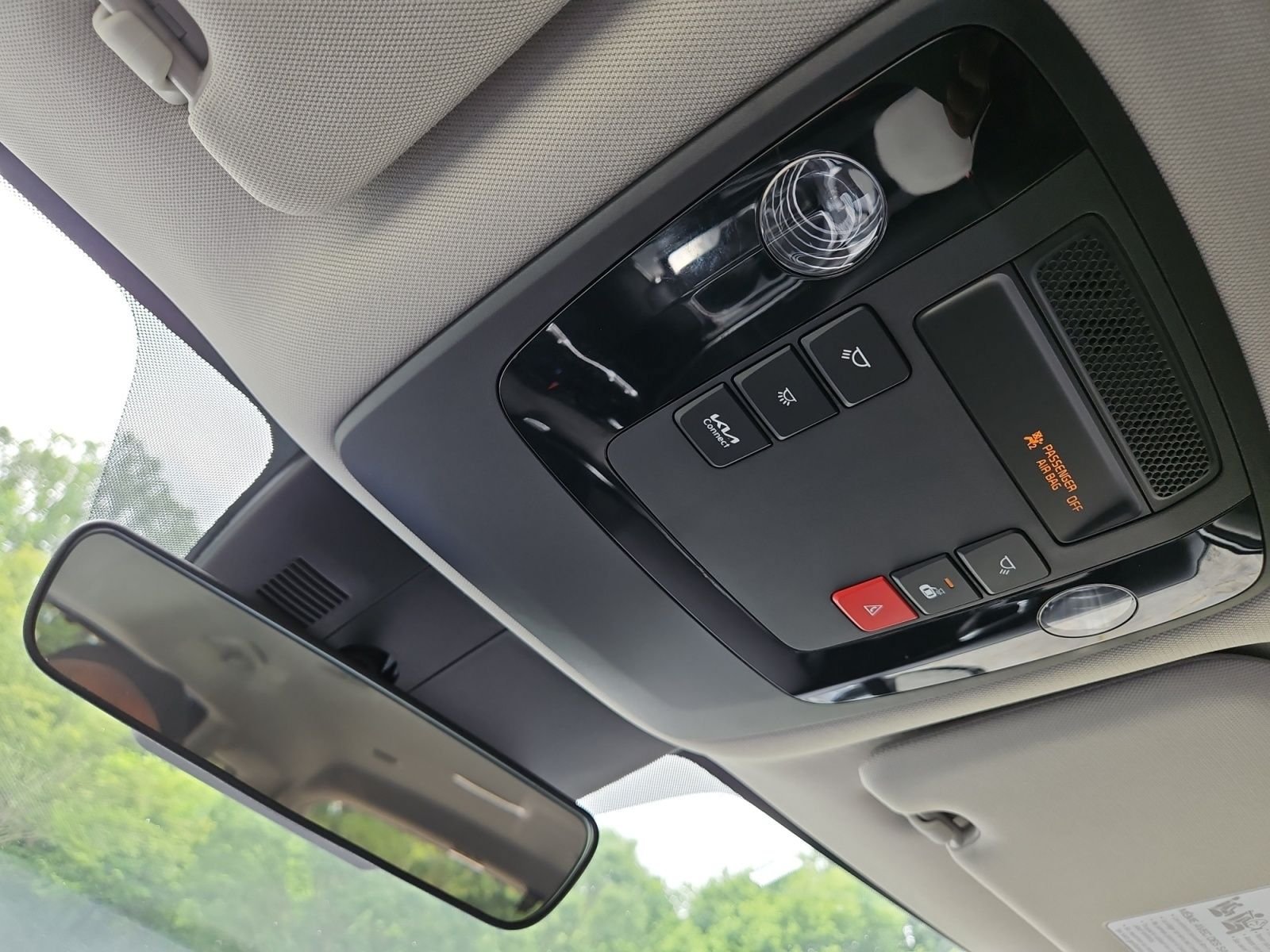Used 2024 Kia Carnival SX FWD image 30