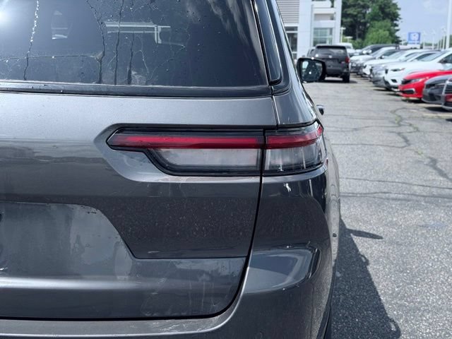 Used 2023 Jeep Grand Cherokee L Laredo AWD/4WD image 8