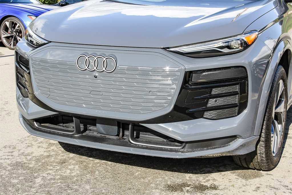 Used 2025 Audi Q6 e-tron Premium w/ Convenience Package image 8