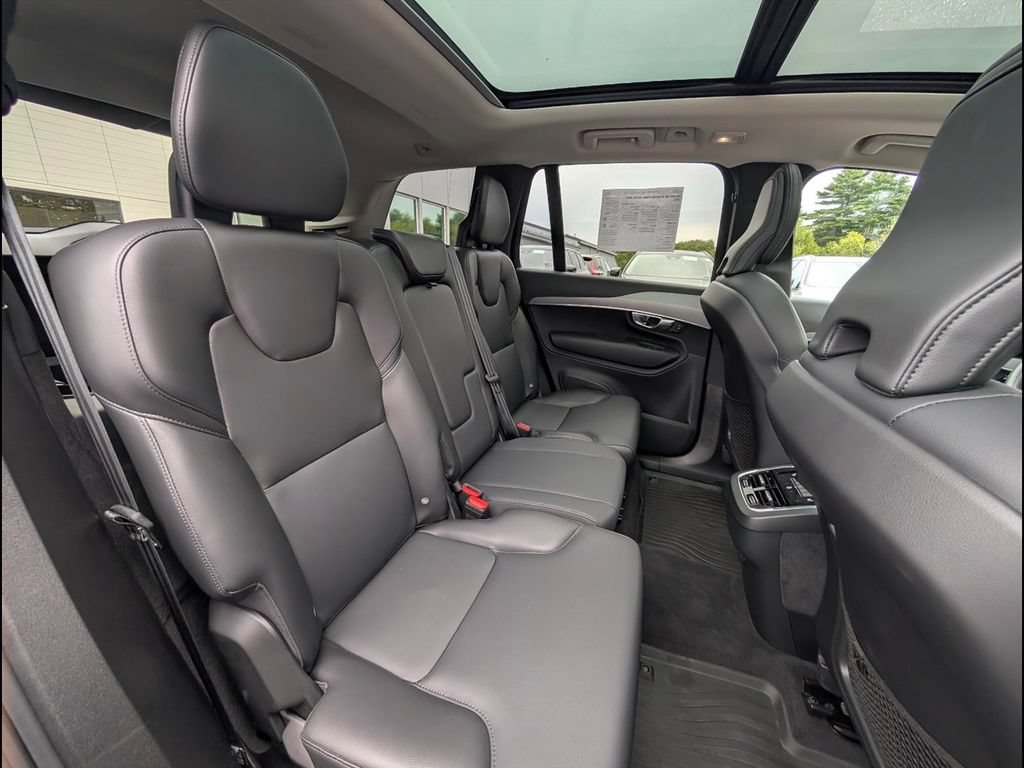 Certified 2025 Volvo XC90 B5 Core w/ Protection Package Premier AWD/4WD image 18