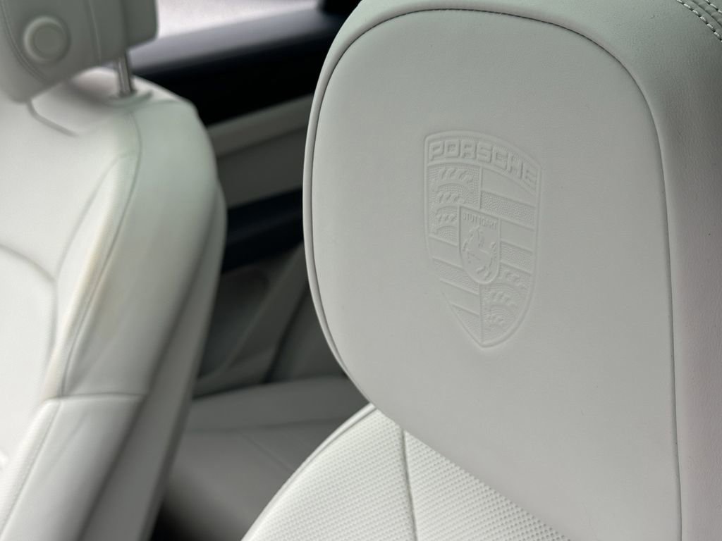 Used 2022 Porsche Cayenne S image 11