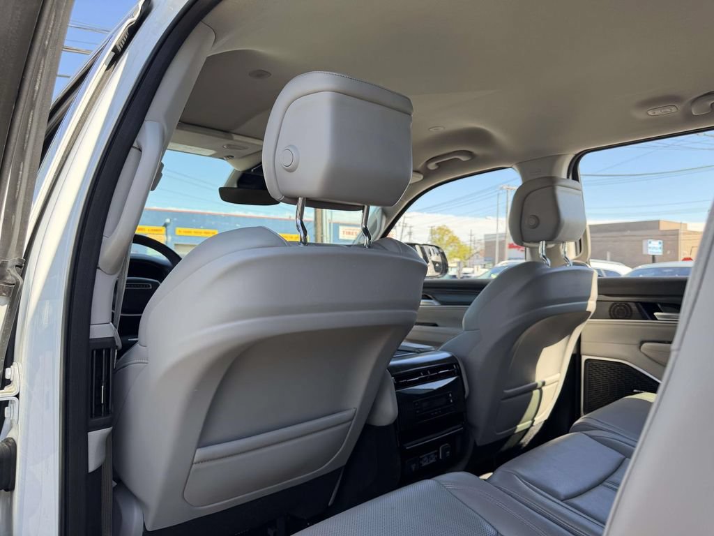 Used 2024 Jeep Wagoneer Series II w/ Flexible Seating Group AWD/4WD image 26